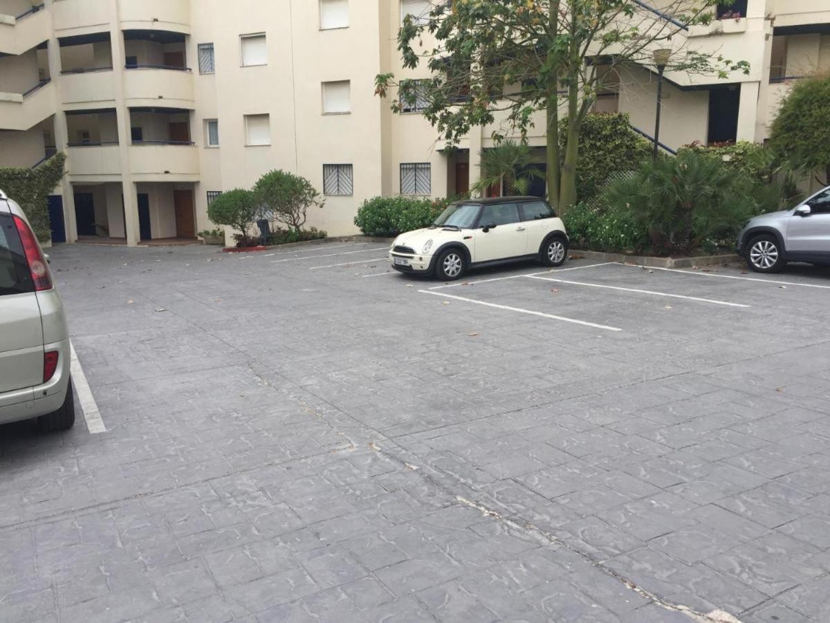 Ansa Beach Apartment - Cabopino, Marbella - Garden Level Exteriör bild