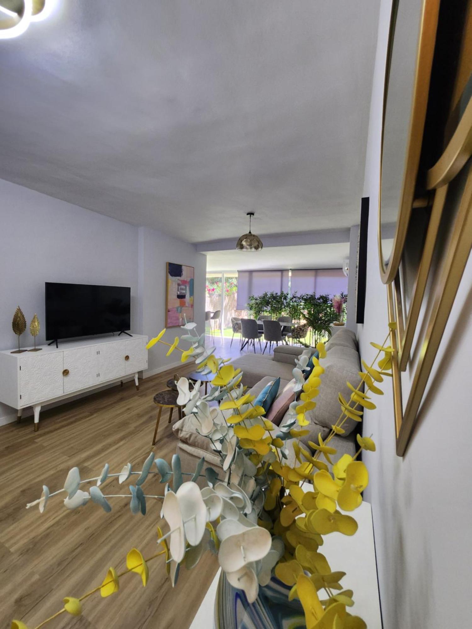 Ansa Beach Apartment - Cabopino, Marbella - Garden Level Exteriör bild