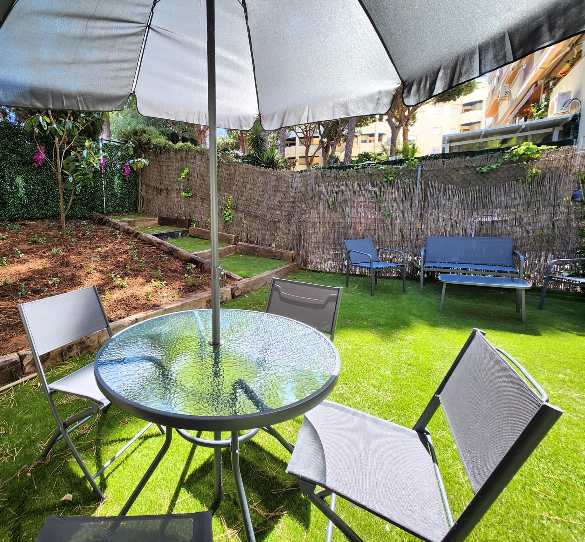 Ansa Beach Apartment - Cabopino, Marbella - Garden Level Exteriör bild